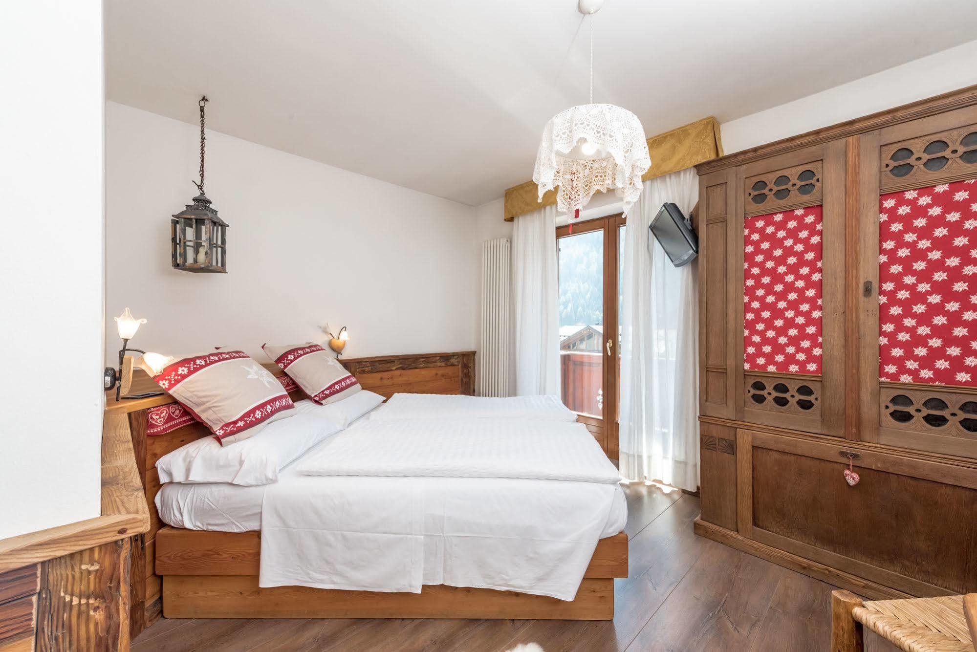 Hotel Pezzotti Pellizzano Εξωτερικό φωτογραφία