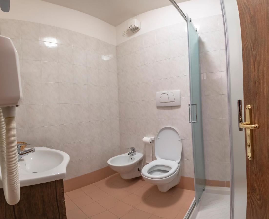 Hotel Pezzotti Pellizzano Εξωτερικό φωτογραφία